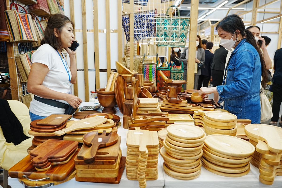 งาน “MOC Biz Club Fair 2024 By DBD” สุดปังยอดขายในงานกว่า 1.5 ล้านบาท