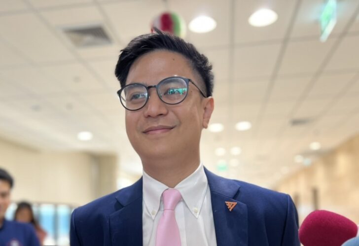 พริษฐ์ วัชรสินธุ พริษฐ์ วัชรสินธุ