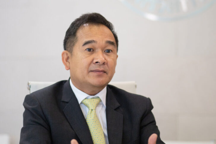 กฤษฎา จีนะวิจารณะ