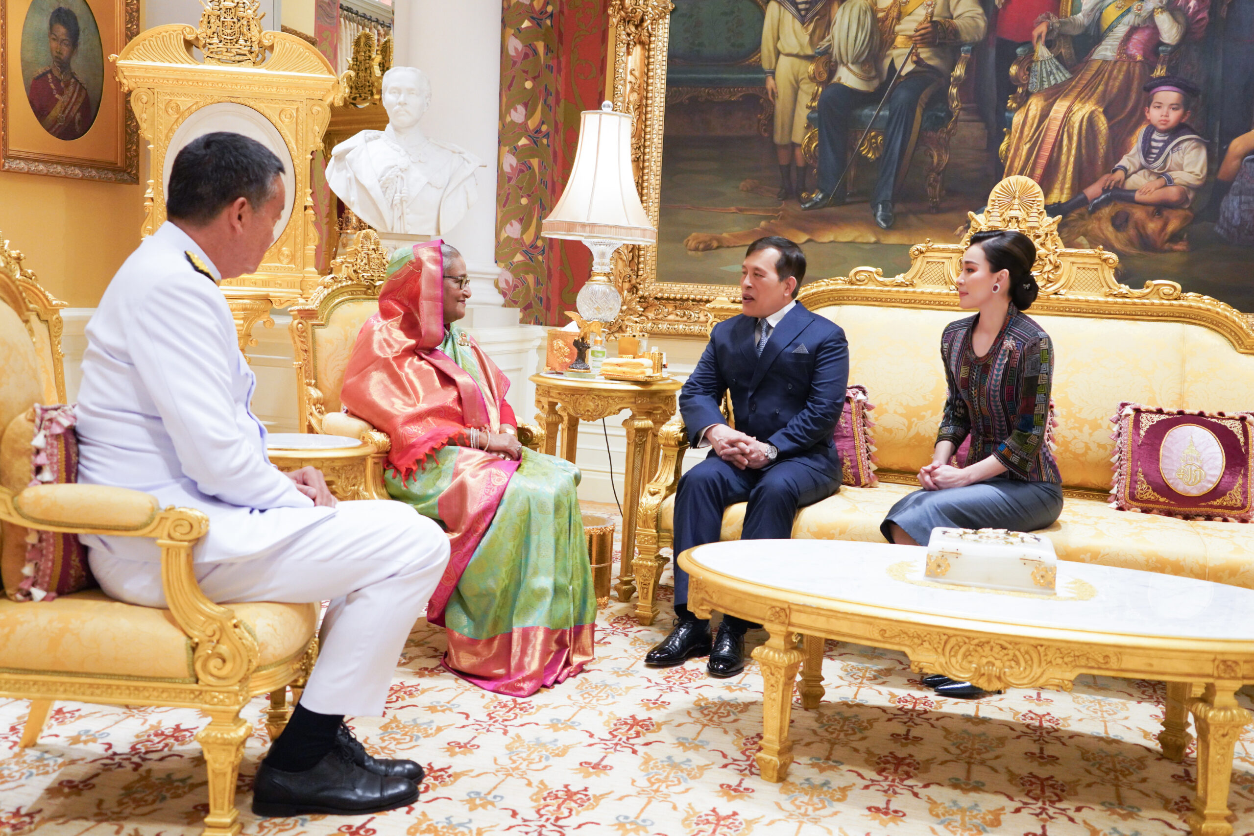 ในหลวง พระราชินี พระราชทานพระบรมราชวโรกาส ให้นายกฯ บังกลาเทศ เฝ้าฯ