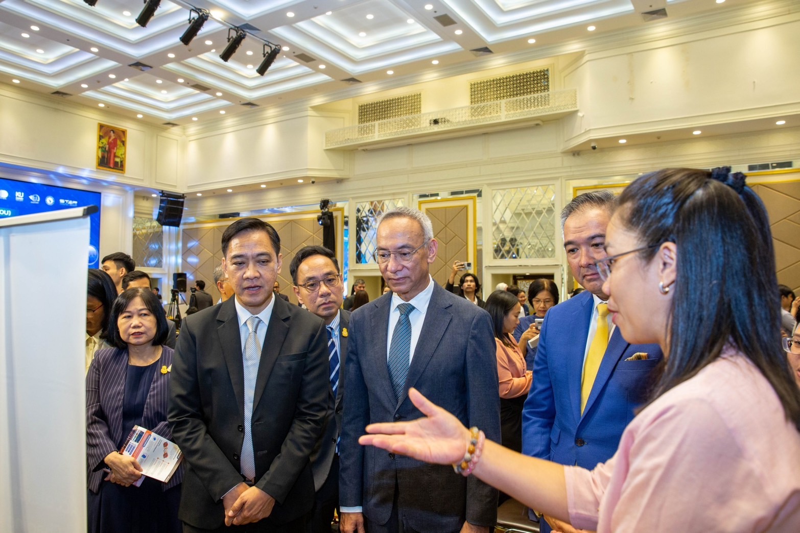 พาณิชย์จับมือ 9 หน่วยงาน MOU หนุนการทำธุรกิจคาร์บอนต่ำ