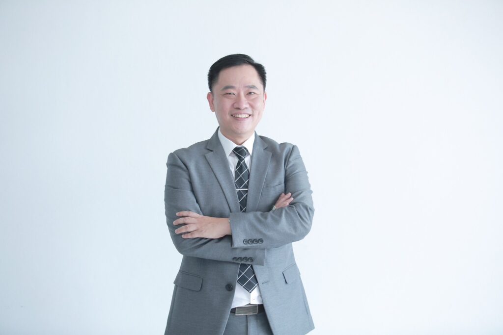 นายอาทิตย์ ทีปกรสุขเกษม