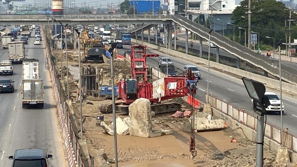 หยุดการก่อสร้าง-ห้ามรถบรรทุก 