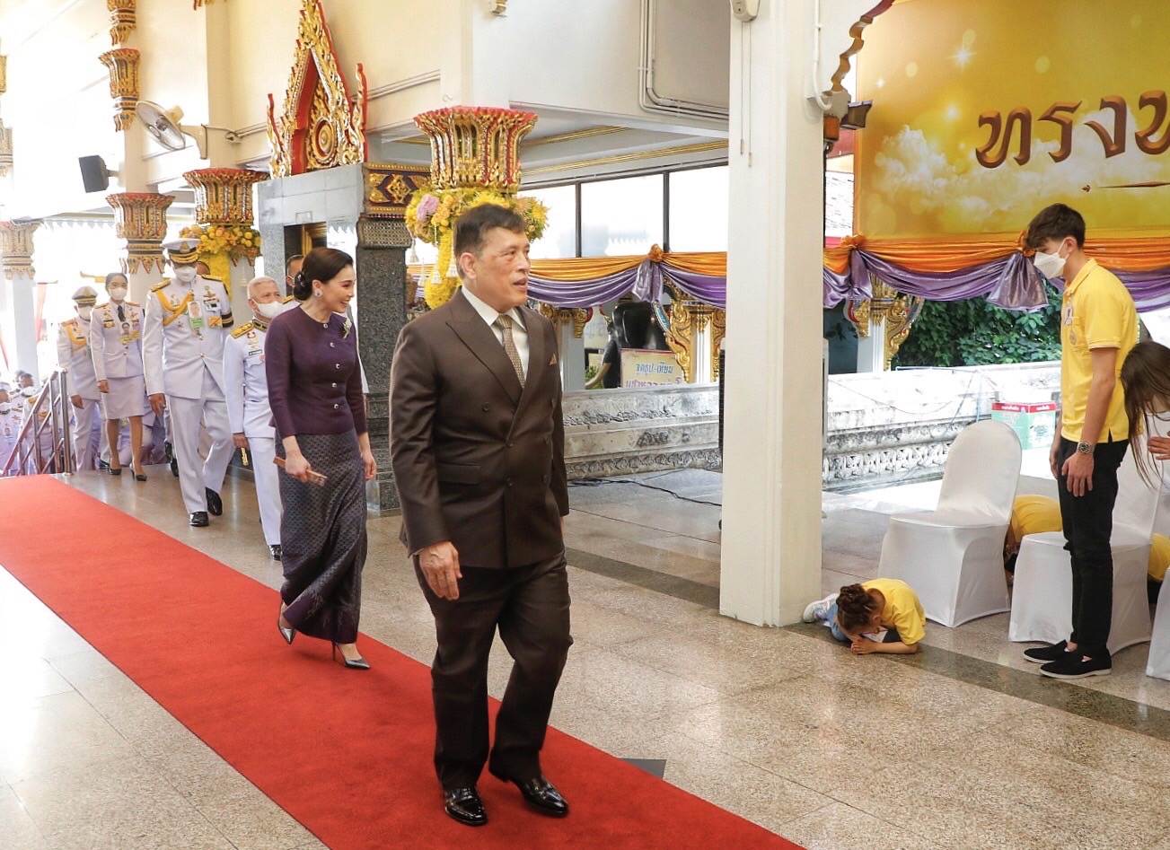 ในหลวง พระราชินี ทรงประกอบพิธีสมโภช พระพุทธไตรรัตนนายก ครบ 700 ปี