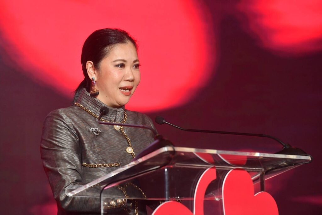 นางสาวฐาปนีย์ เกียรติไพบูลย์