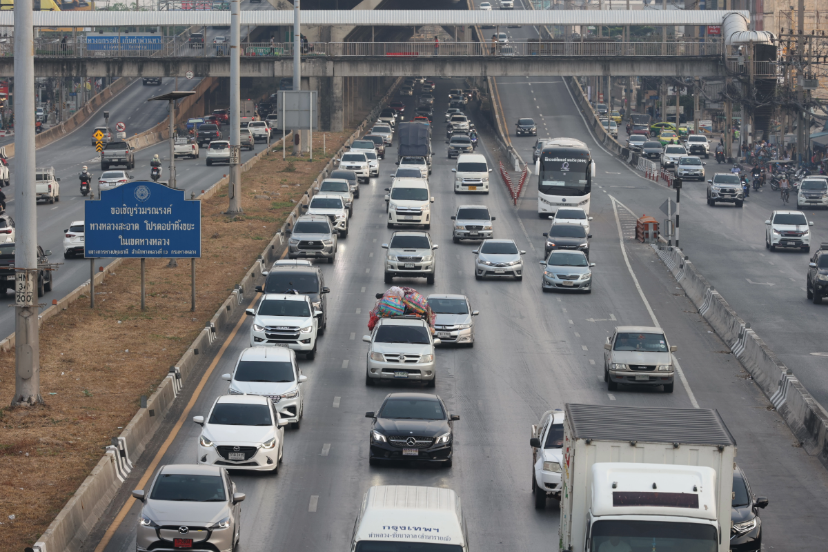 สงกรานต์ 2568 เดินทางเลี่ยงรถติดอย่างไร ? เช็กทุกเส้นทางที่นี่