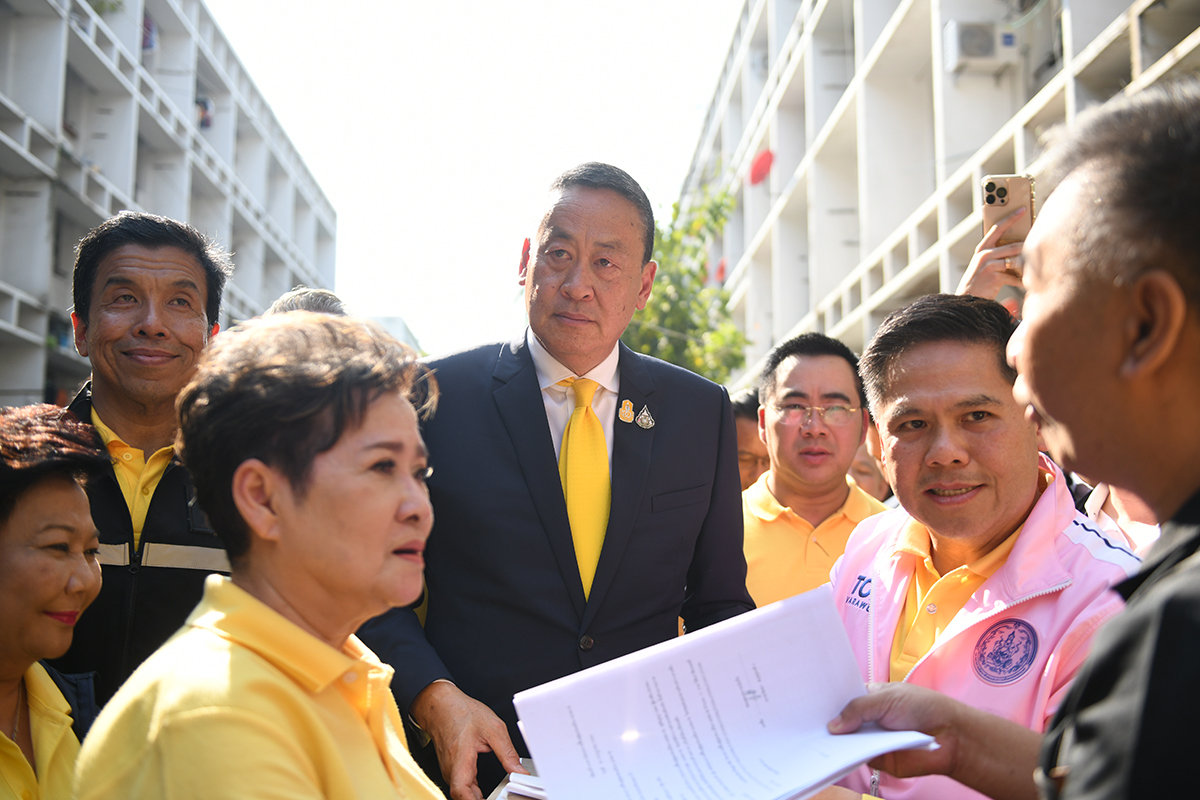 เศรษฐา ทวีสิน
