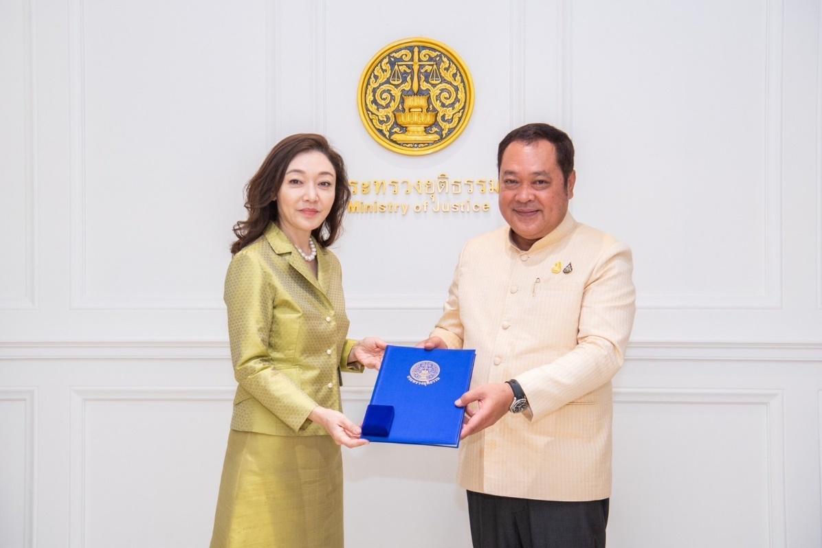 ยธ.ยกย่อง มาริษา เจียรวนนท์ ผู้ก่อตั้งมูลนิธิเชฟแคร์สผู้ทำประโยชน์ต่อสังคม