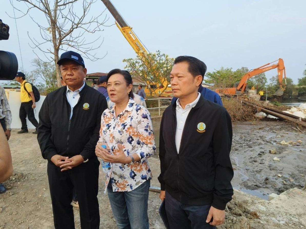อธิบดี “ชูชาติ” รุดลงพื้นที่สถานีท่าถั่ว สั่งเร่งสูบน้ำเค็มออกโดยเร็ว