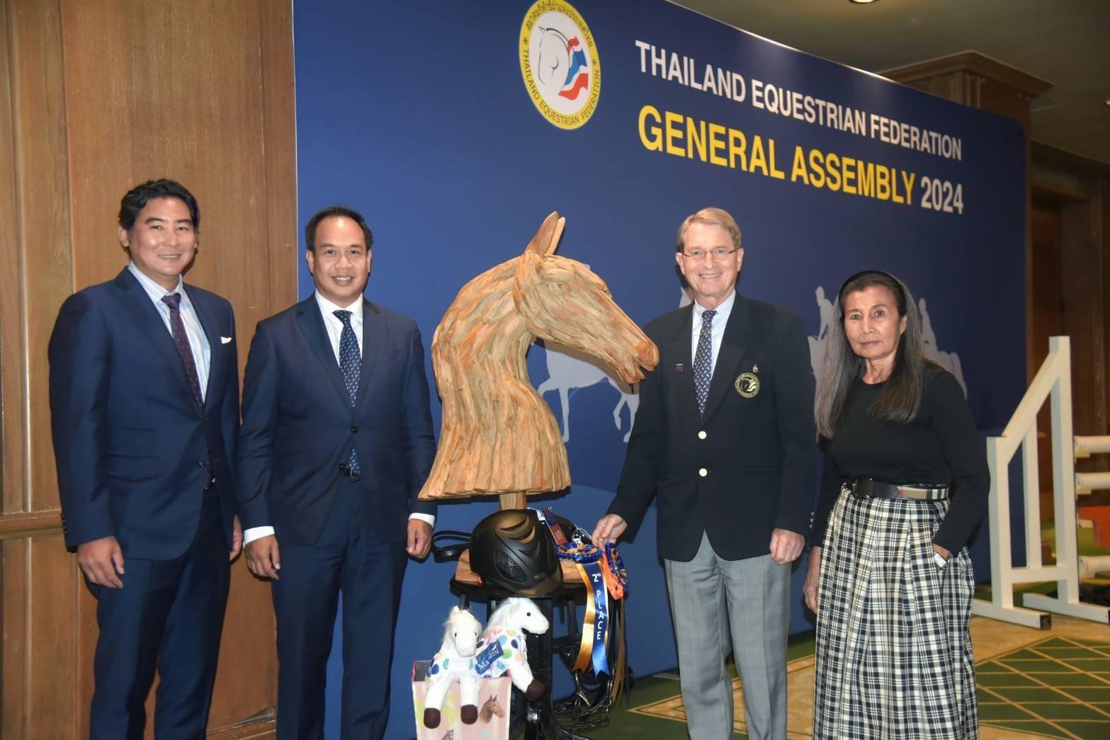 มร.ฮาราลด์ ลิงค์ ได้รับเลือกให้ดำรงตำแหน่งนายกขี่ม้าไทยต่ออีกสมัย