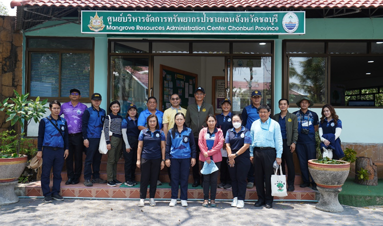 อธิบดี ทช. เยี่ยมชมโครงการปลูกป่าชายเลน จังหวัดชลบุรี