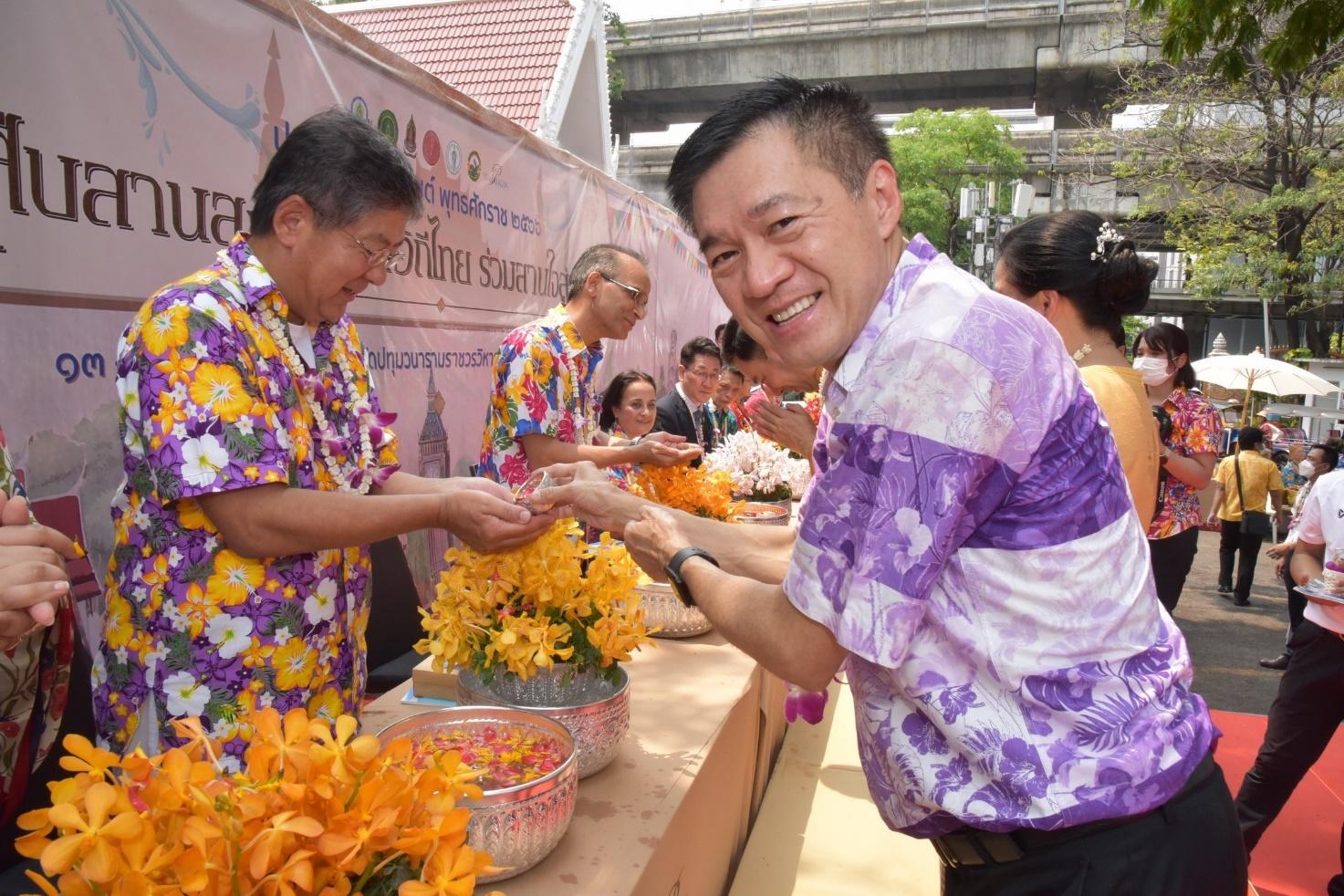 ชุบชีวิตมโหธรเทวี รัวเพลงสงกรานต์ 4 เวอร์ชัน