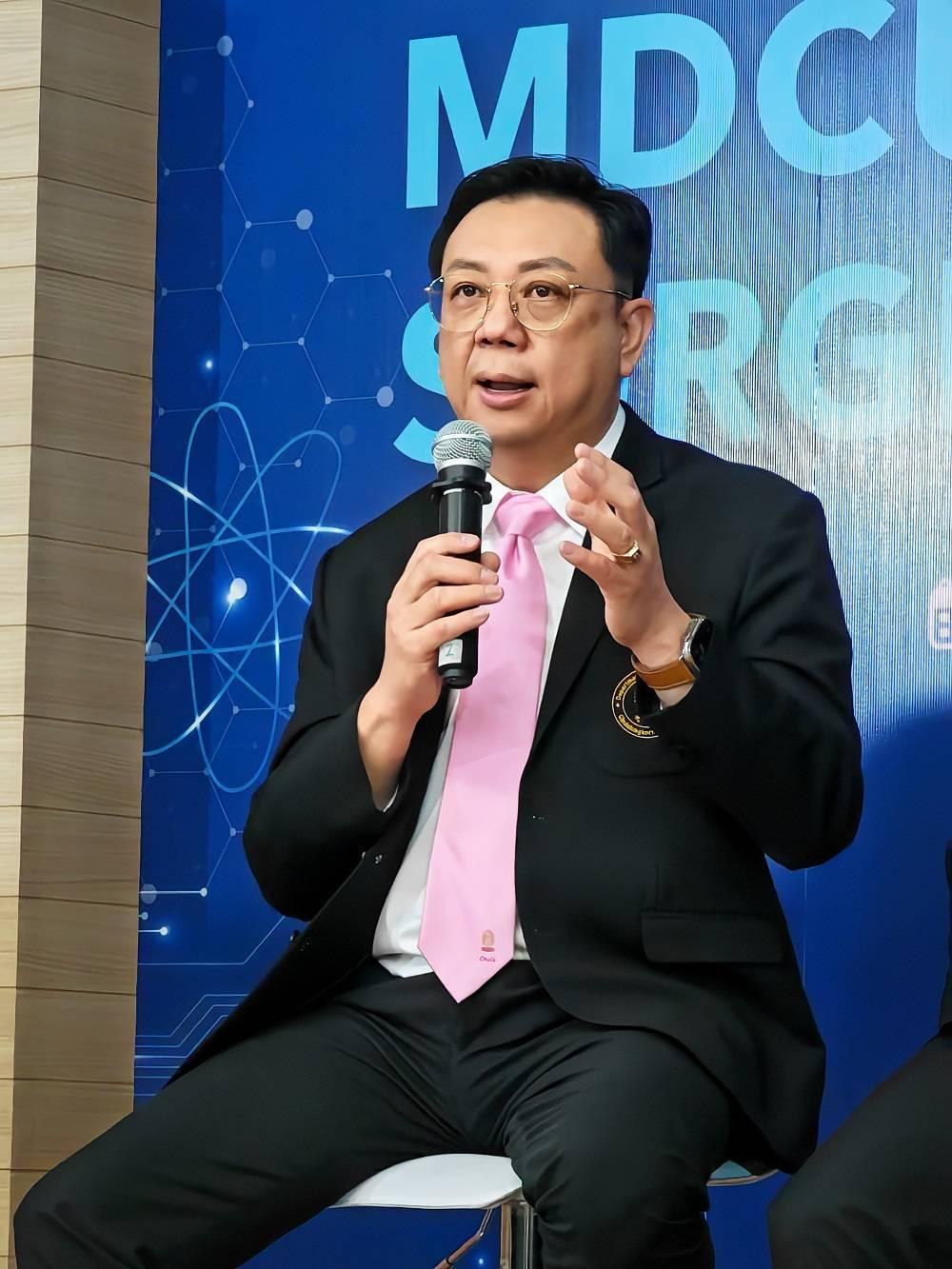 รศ.นพ.วิชาญ ยิ่งศักดิ์มงคล