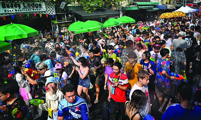 10 ถนนตระกูลข้าว ฉลองสงกรานต์เงินสะพัด