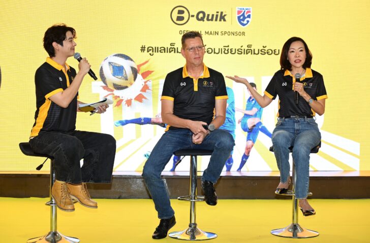 12 บรรยากาศพูดคุยบนเวที (5)