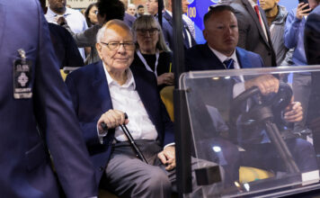 วอร์เรน บัฟเฟตต์ Berkshire Hathaway