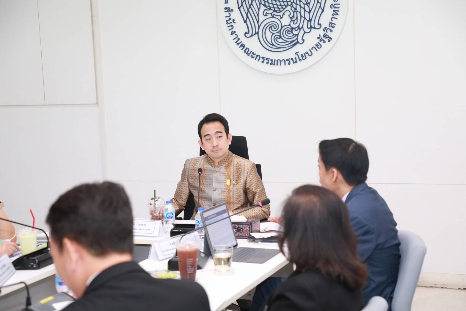 เผ่าภูมิ มอบ สคร. ปรับบทบาท 8 รัฐวิสาหกิจ ชูลดกำไร-หนุนนโยบายรัฐ
