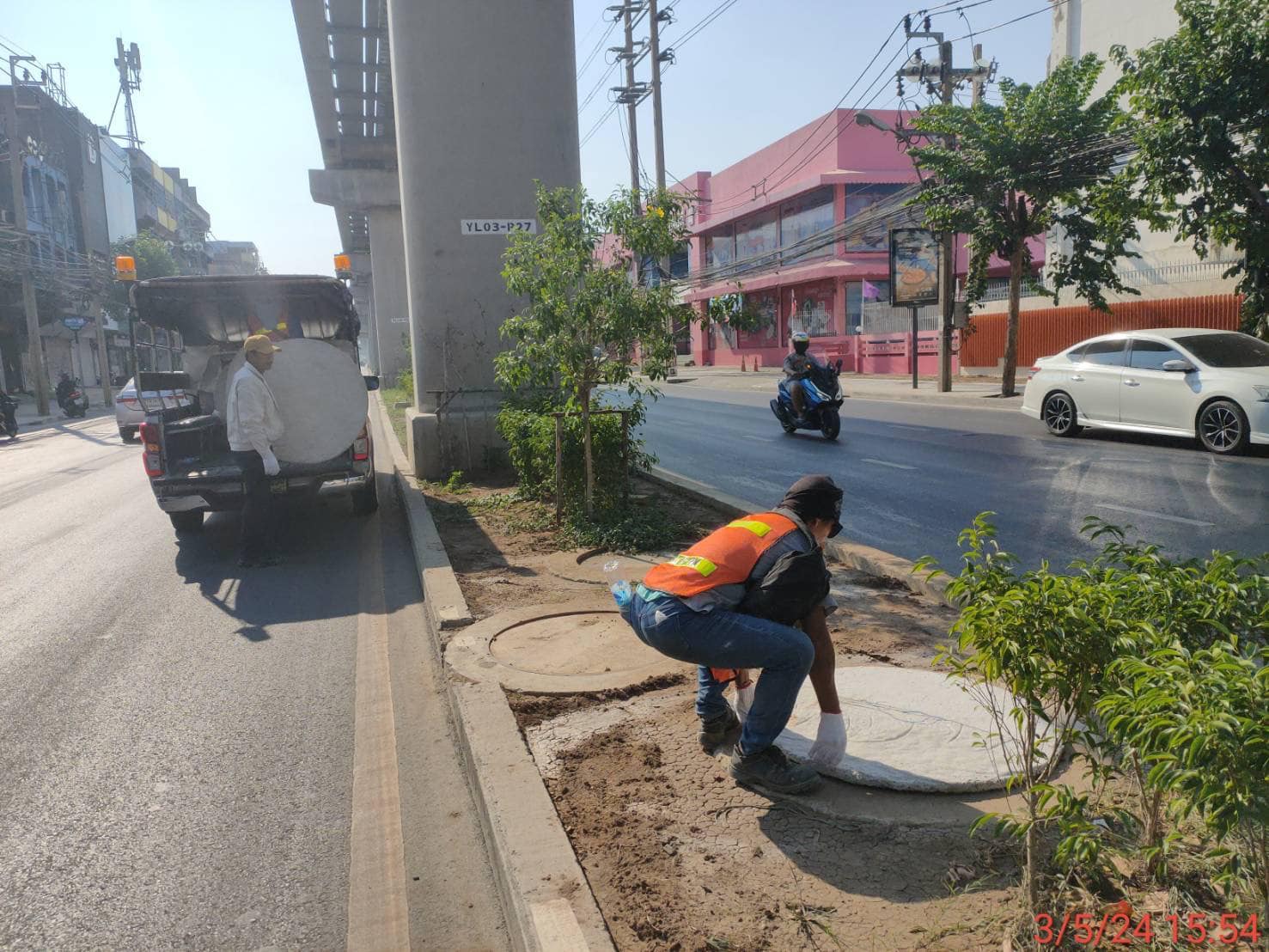 กฟน.แก้ไขฝาท่อร้อยสาย ด้วยคอนกรีตชั่วคราวบริเวณ ซ.ลาดพร้าว 49 แล้ว