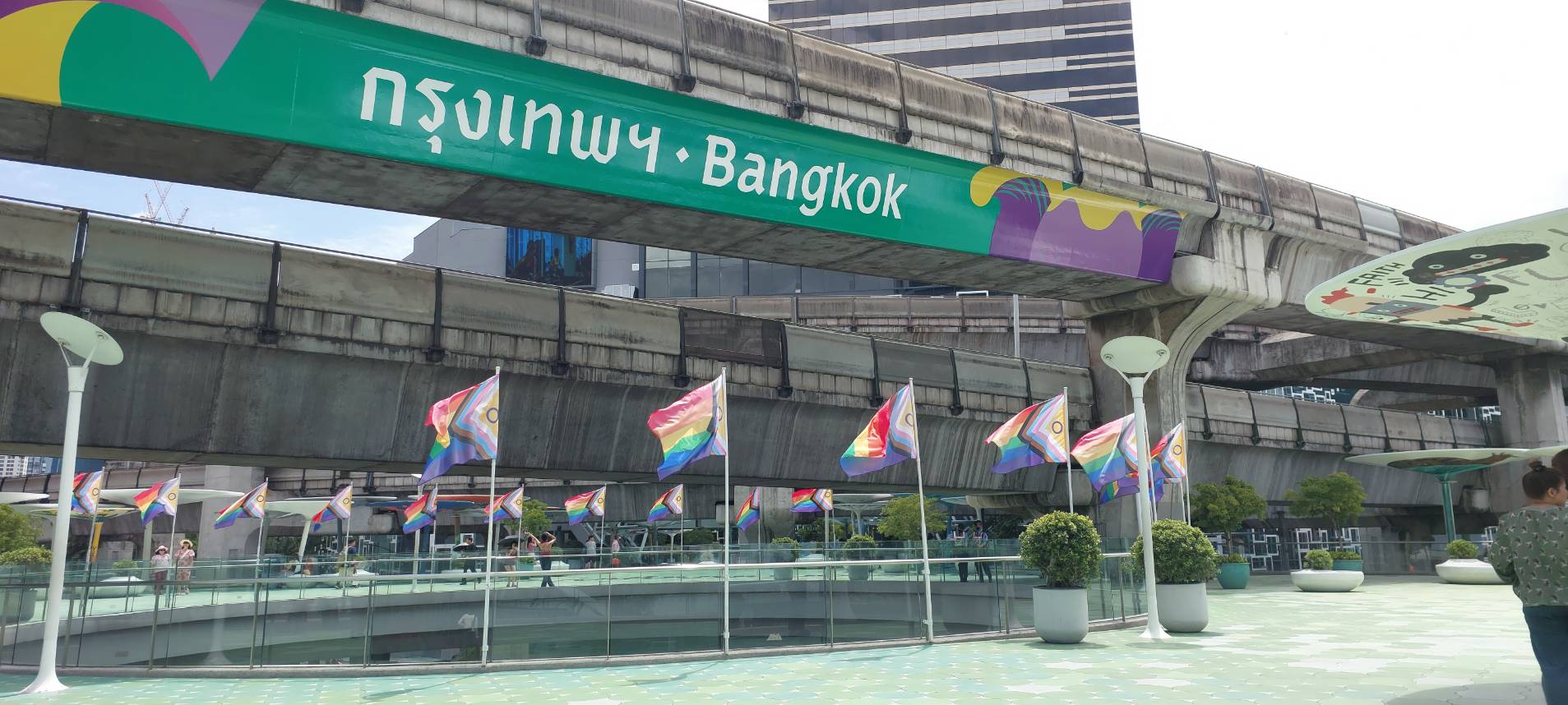 ชัชชาติ แจงดราม่า เปลี่ยนป้าย กทม. หลังชาวเน็ตเสียงแตก