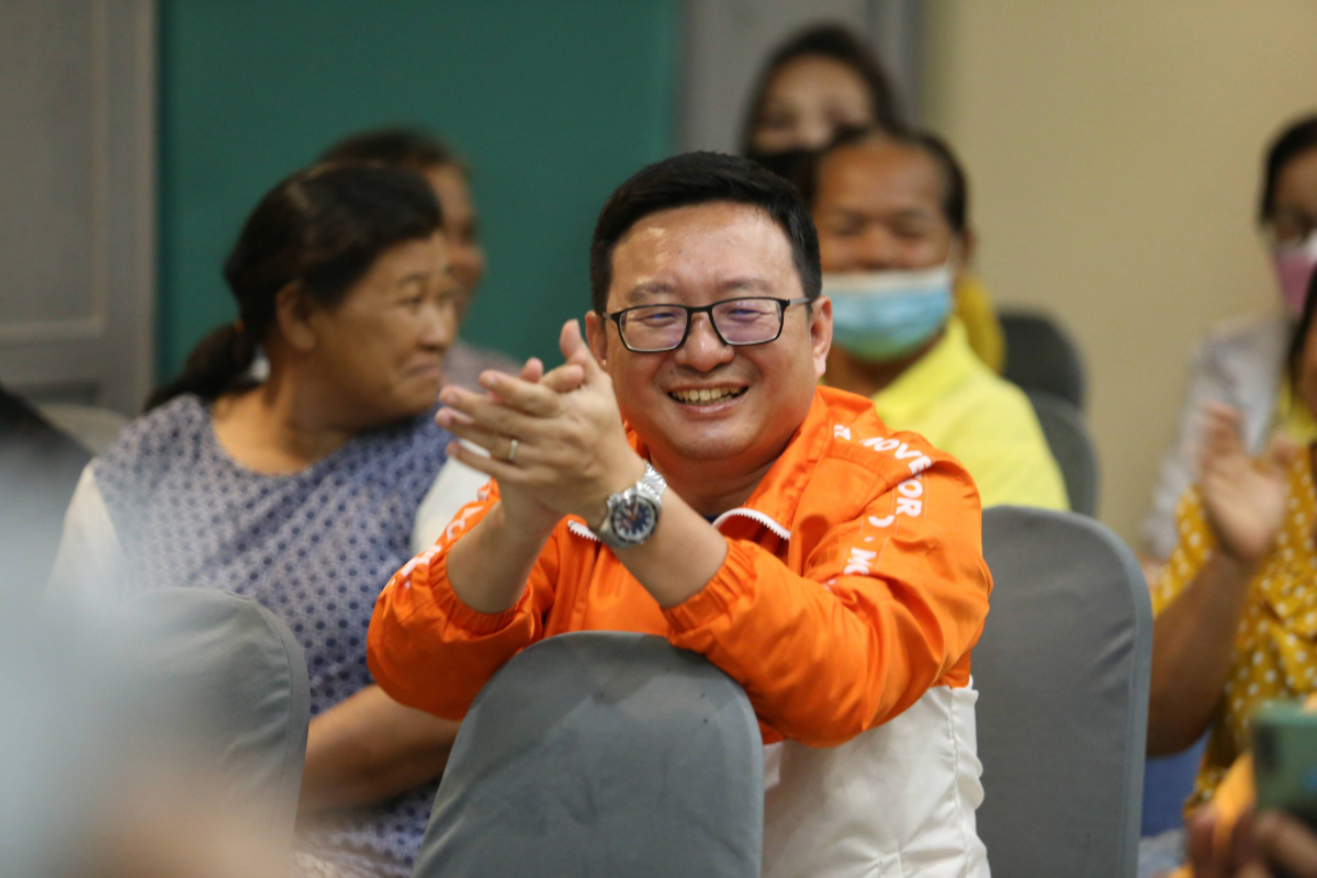 ศาลรัฐธรรมนูญ ขยายเวลาให้ ก้าวไกล ยื่นคำชี้แจงคดียุบพรรค 15 วัน