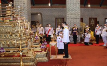 ในหลวง พระราชินี เสด็จพระราชพิธีฉัตรมงคล