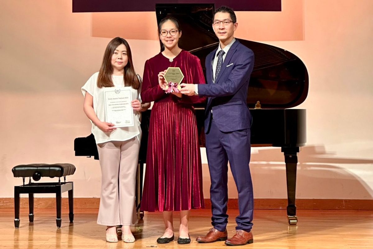 “กรณ์สิริพัชร ดำรงรัตน์” คว้าอันดับหนึ่ง Trinity Awards Thailand 2023