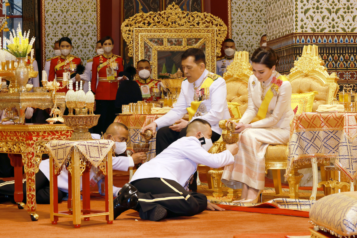 ในหลวง พระราชินี ทรงบำเพ็ญพระราชกุศล พระราชพิธีฉัตรมงคล 2567