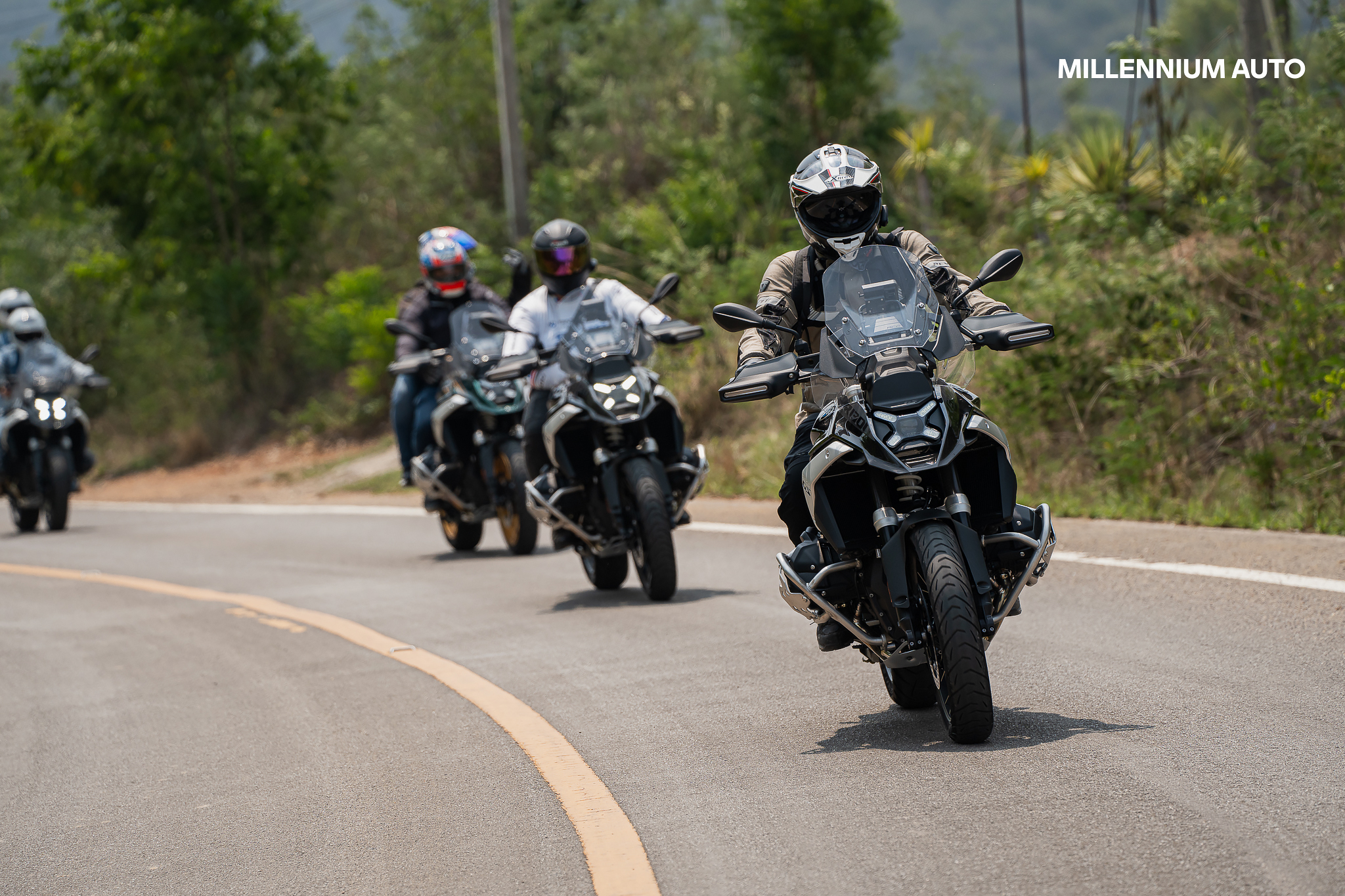 ควบ BMW MOTORRAD “R 1300 GS” ตะลุยสวนผึ้ง ราชบุรี