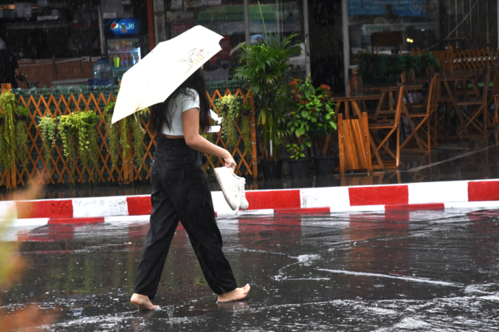 Raining Bangkok ฝนตก กรุงเทพ สภาพอากาศ