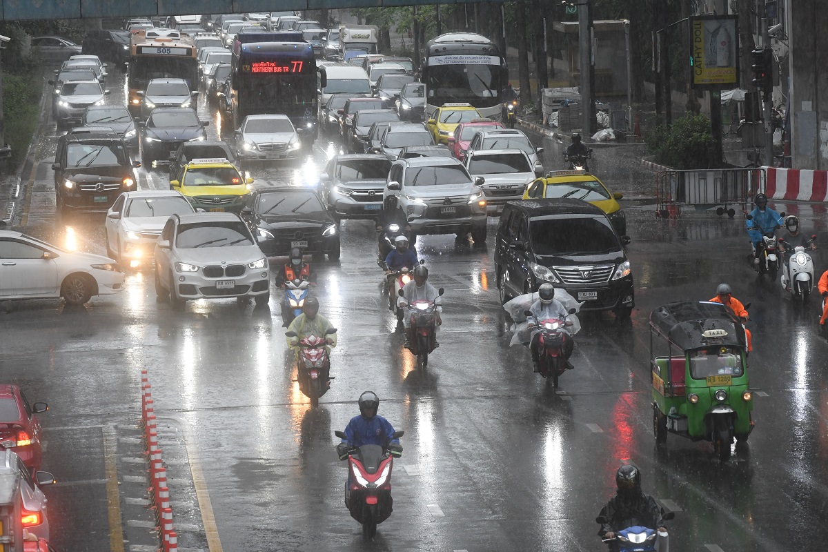 กรมอุตุฯอัพเดตเส้นทางพายุ 2 ลูก เตือน 27 พ.ค.-1 มิ.ย. ฝนตกหนักสุด 80% ของพื้นที่