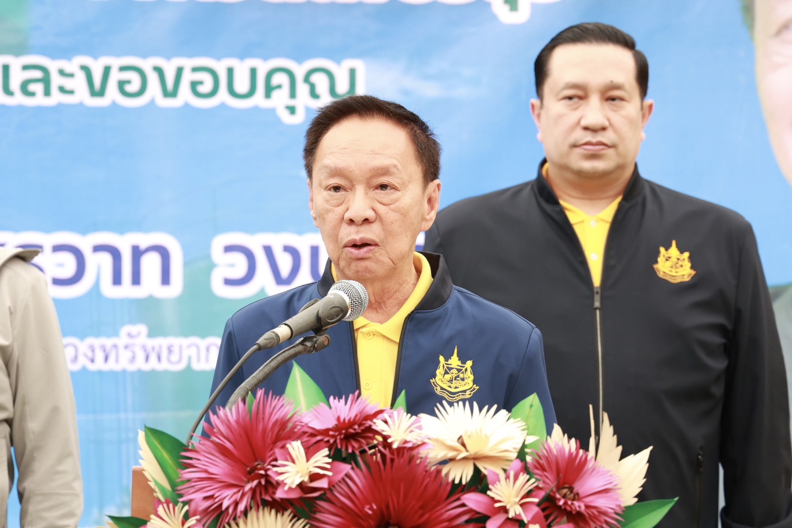 พัชรวาท ลงพื้นที่ จ.เพชรบุรี เร่งเจาะน้ำบาดาลแก้ปัญหาภัยแล้ง