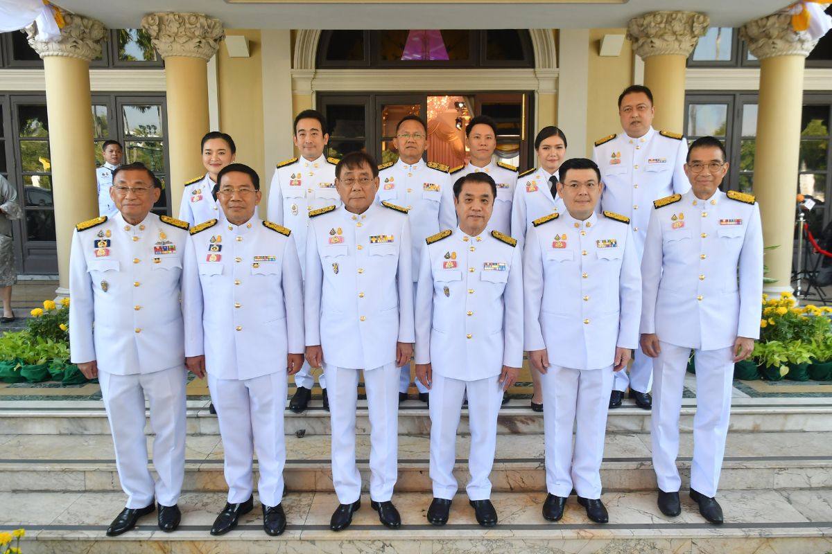 นายกรัฐมนตรี นำ ครม.ใหม่ เข้าเฝ้าฯ ถวายสัตย์ฯ พระที่นั่งอัมพรสถาน
