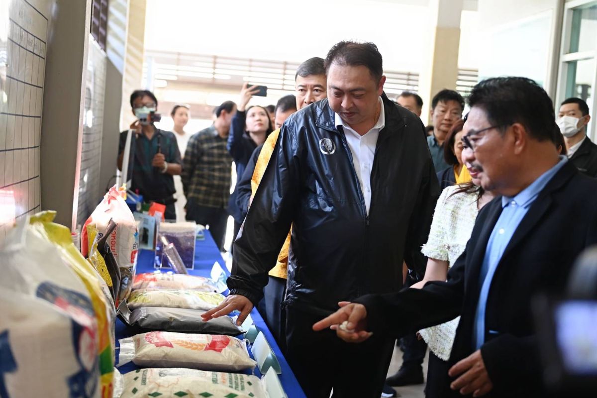 ”สุชาติ“ ยกทีมพาณิชย์ เสริมแกร่ง “SMEs-เกษตรกร” เปิดตลาดต่างประเทศ