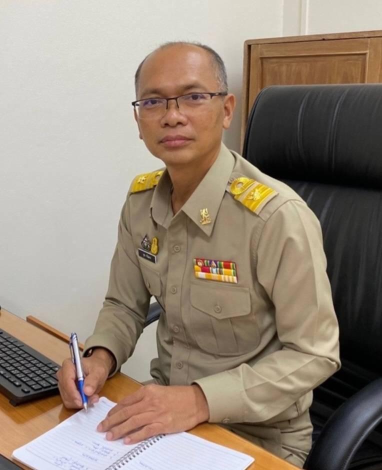 อุดม ศรีสมทรง