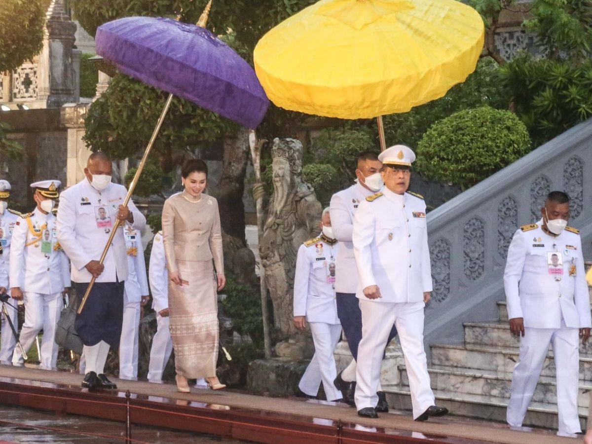 ในหลวง พระราชินี เสด็จฯในการตั้งเปรียญพระภิกษุ สามเณร ทรงบำเพ็ญพระราชกุศลวิสาขบูชา