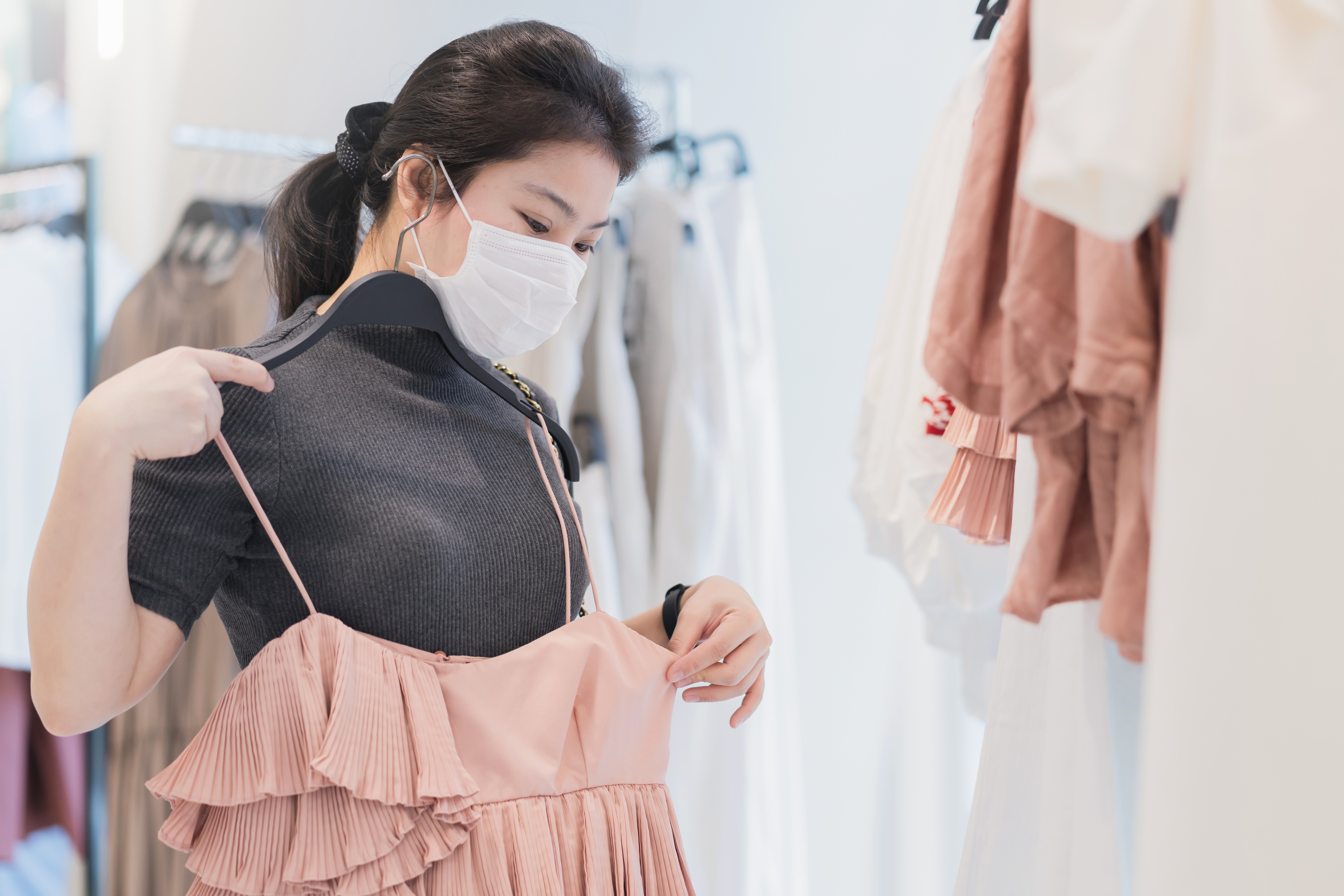 ส่องแฟชั่นสิงคโปร์ ปี 2567 กว่า 60% ยอมจ่ายแพงซื้อสินค้าแบรนด์ยั่งยืน