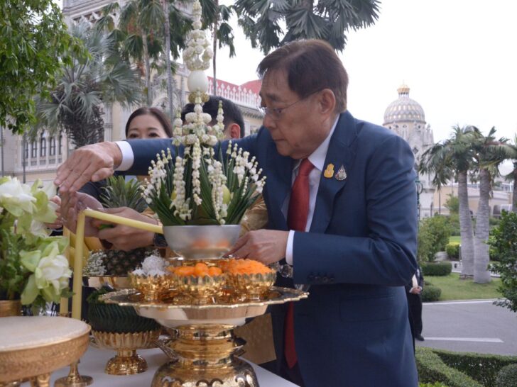 นายพิชัย ชุณหวชิร นายพิชัย ชุณหวชิร