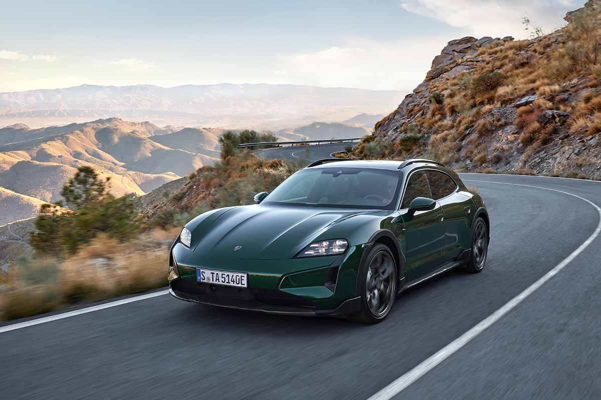 Porsche Taycan ชาร์จเร็วขึ้น ขับแรงกว่า