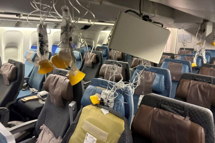Singapore_Airlines_SQ321 เครื่องบินสิงคโปร์แอร์ไลน์ส ตกหลุมอากาศ