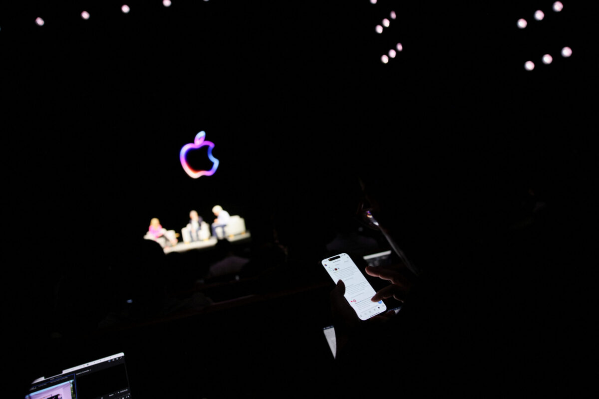 เปรียบเทียบ Apple Intelligence-Galaxy AI