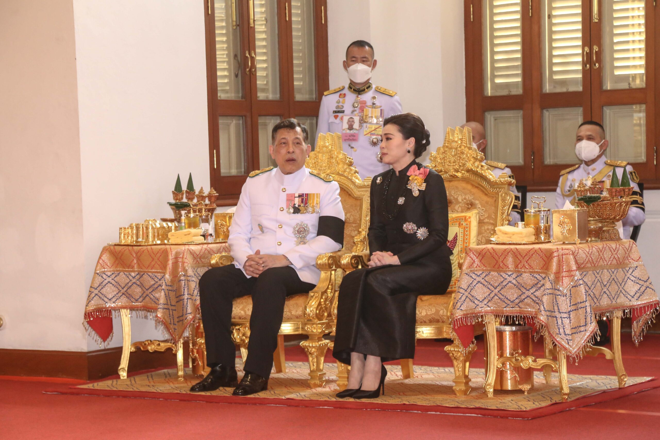 ในหลวง พระราชินี เสด็จฯ พระราชทานน้ำหลวงสรงศพ ม.จ.ปุสาณ สวัสดิวัตน์