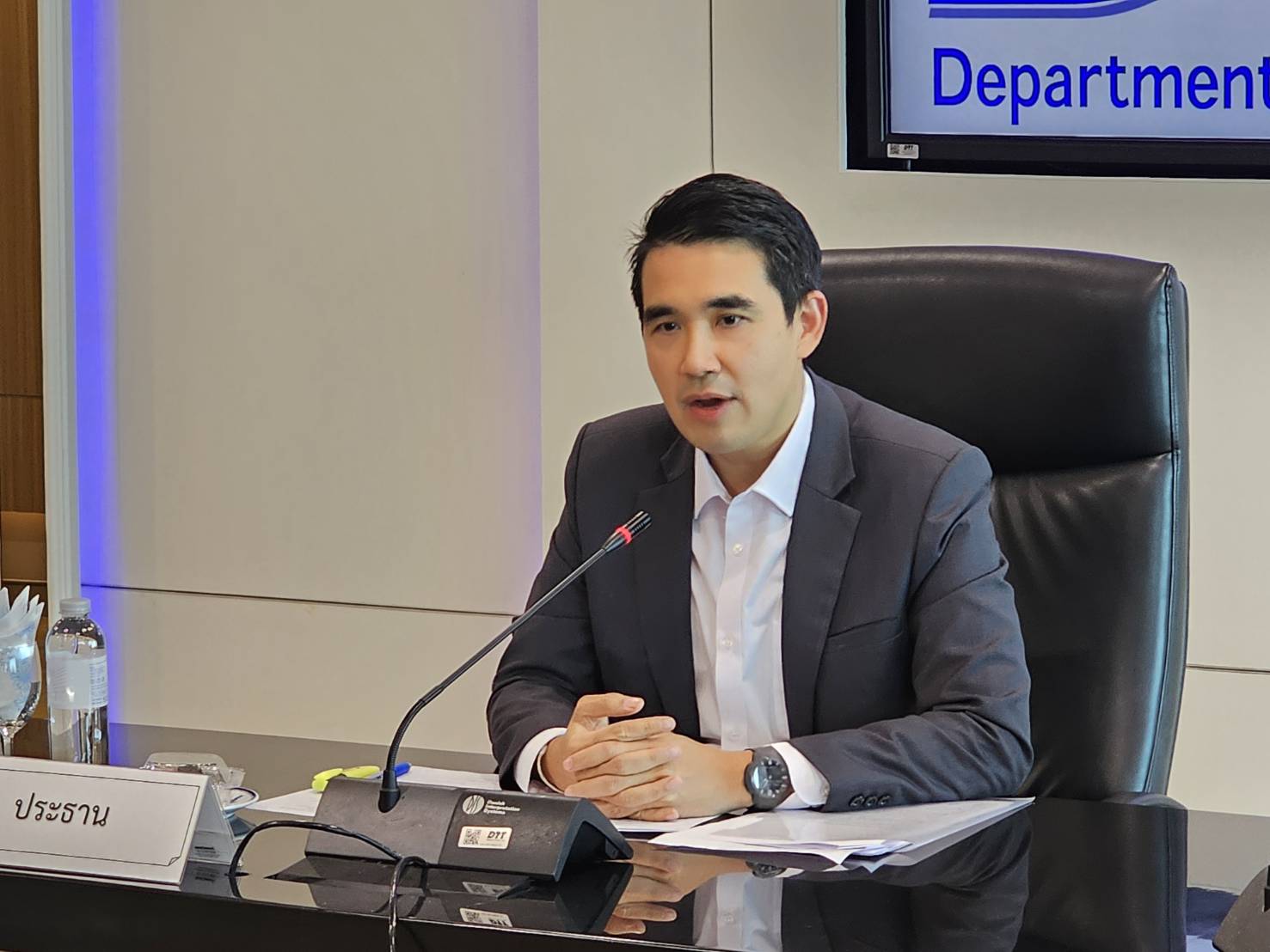 กรมการค้าภายในวอนเอกชน ตรึงราคาไก่เนื้อหลังอากาศร้อน ฉุดผลผลิตลด น้ำหนักไก่หาย 5%