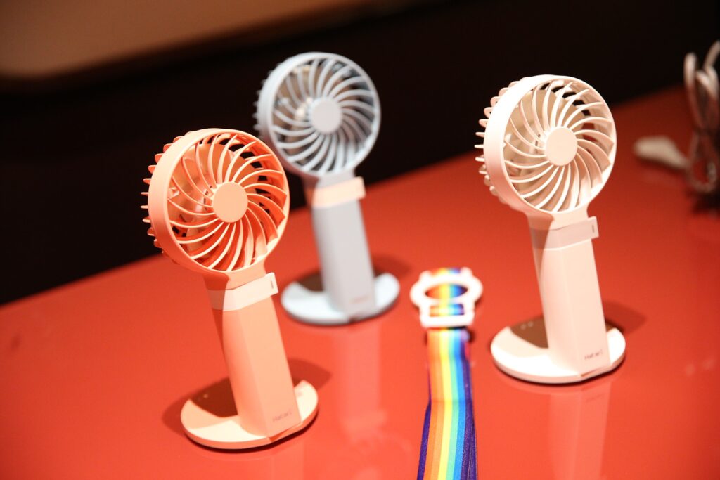 พัดลมพกพา Hatari HandyWind Max