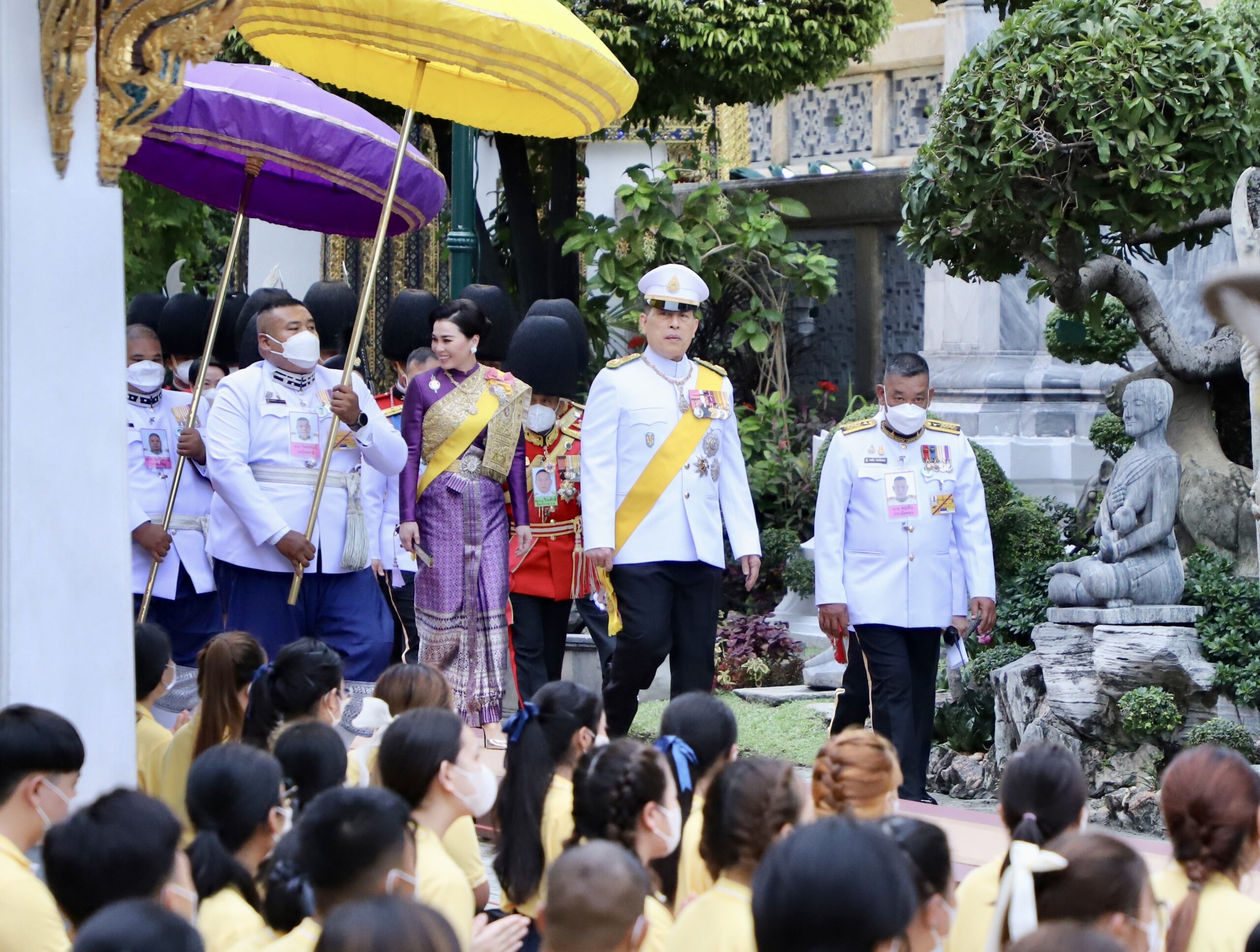 ในหลวง เสด็จฯพระราชพิธีเฉลิมพระชนมพรรษา พระราชินี