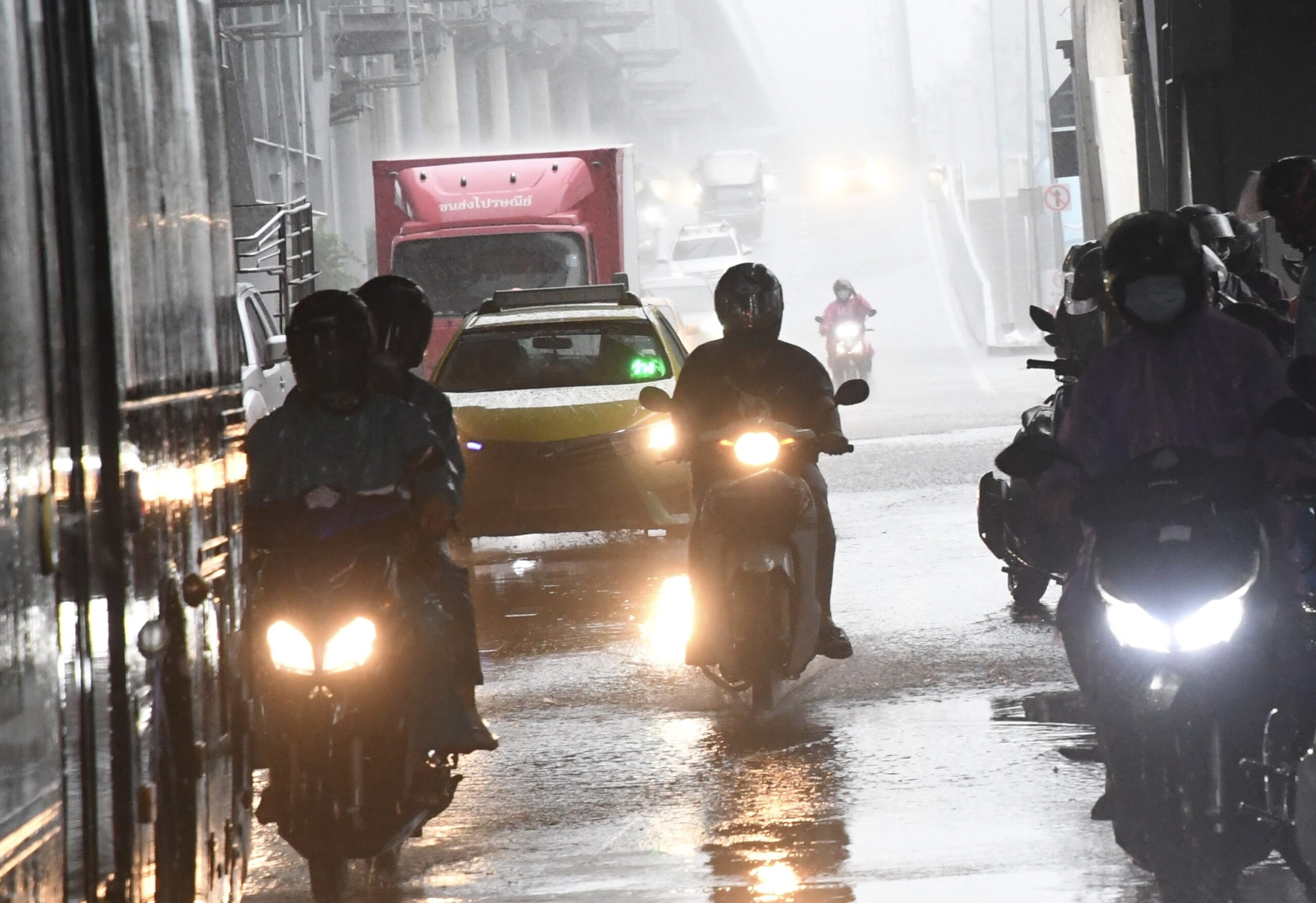 กรมอุตุฯเตือน ภาคเหนือ อีสาน ตะวันออก ภาคใต้ ฝนตกหนักช่วง 3-4 ก.ค.นี้