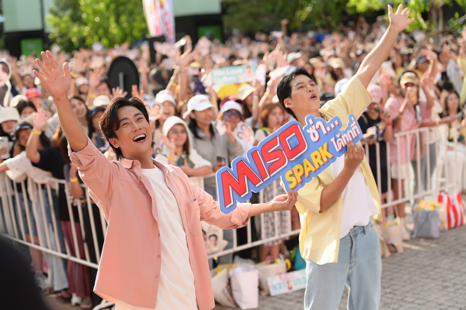 M-150 คว้าสองหนุ่ม “คัลแลน-พี่จอง” พาชูกำลังเจาะคนรุ่นใหม่