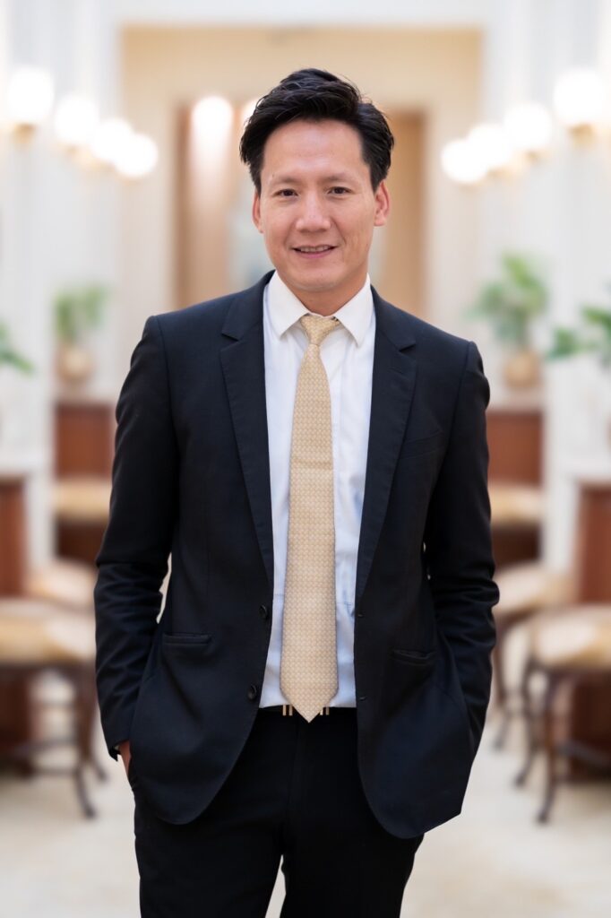 นายพจน์ หะริณสุต