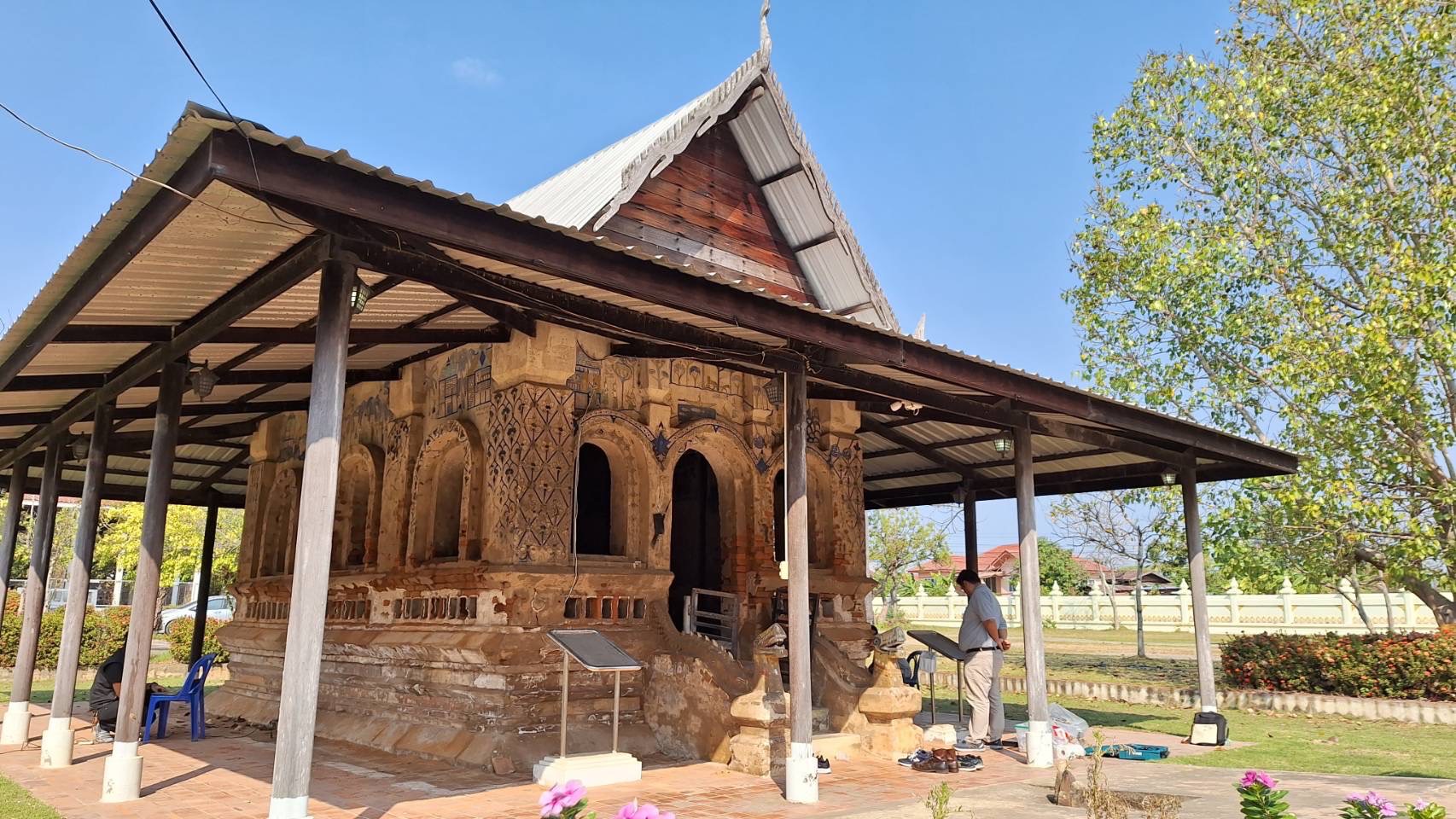 สุดาวรรณมอบกรมศิลป์บูรณะโบสถ์อีสาน สร้างเส้นทางสายบุญเชื่อม 3 พระธาตุ