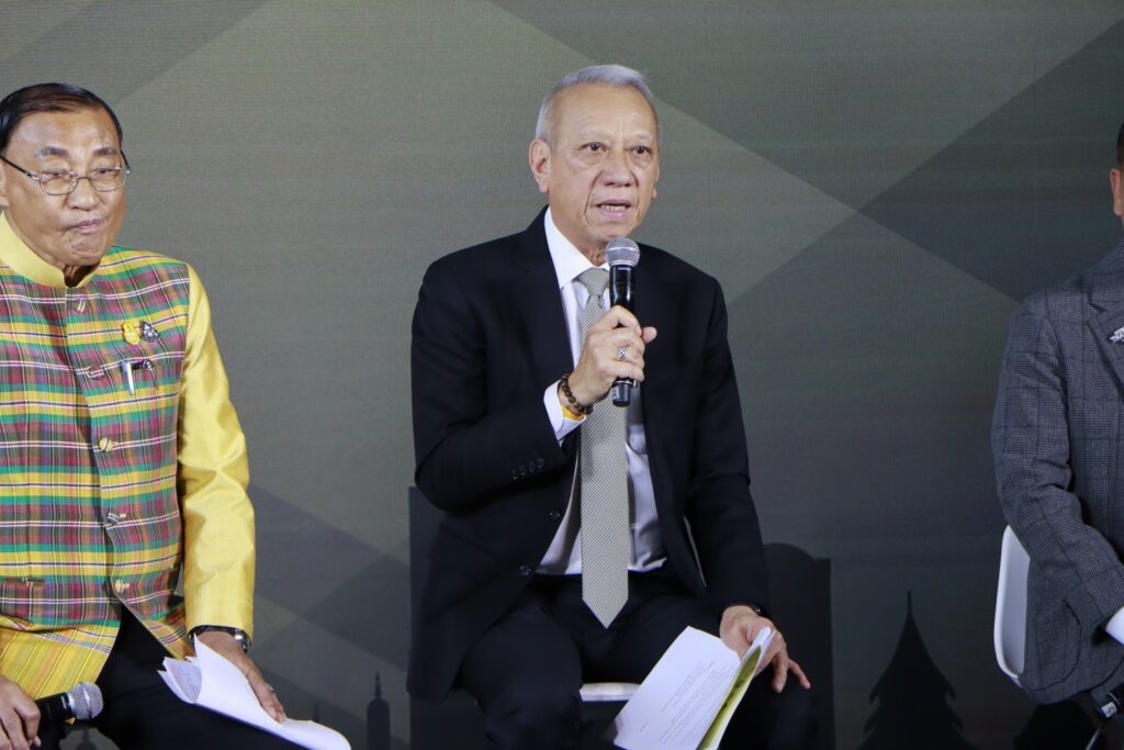 นายพิพัฒน์ รัชกิจประการ
