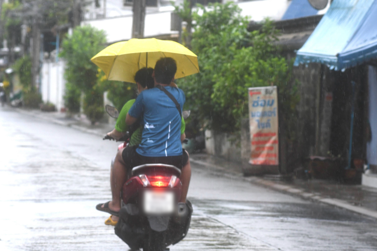 กรมอุตุฯ ประกาศฉบับ 4 เตือนฝนตกหนัก 57 จังหวัด กทม.โดนด้วย